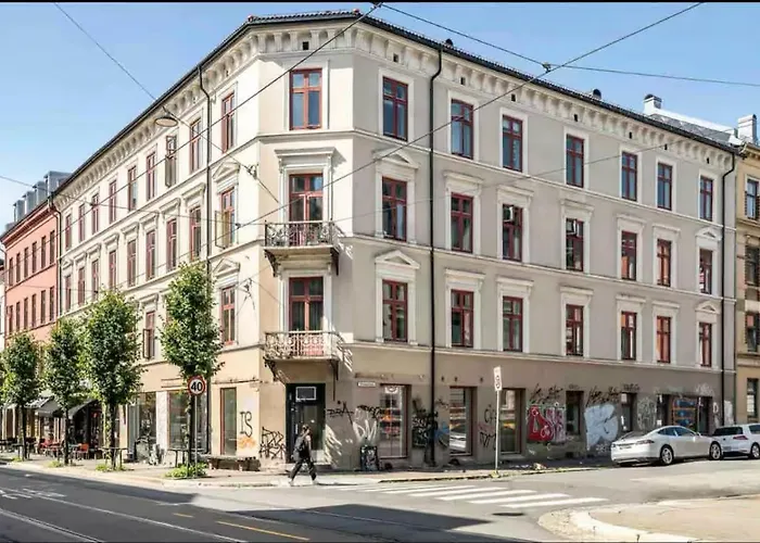 Small Room With Smart Solution In Central Of Oslo Only 2 Km From The Central Station